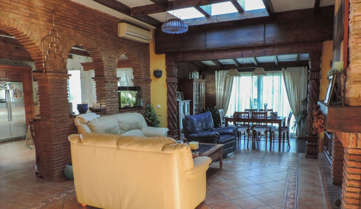 villa_23_01_Chalet_Atalaya_JLLsalon_1